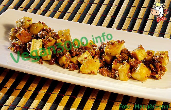 Foto numero 1 della ricetta Marinated tofu with ginger, olives and capers