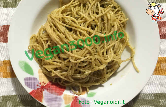 Foto numero 1 della ricetta Spaghetti with pesto of walnuts and tofu