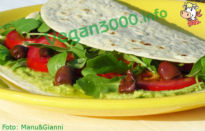 Foto numero 1 della ricetta Piadina fusion - Fusion wrap