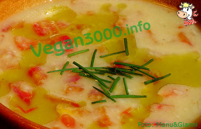 Foto numero 1 della ricetta Soup with fava beans and tomatoes