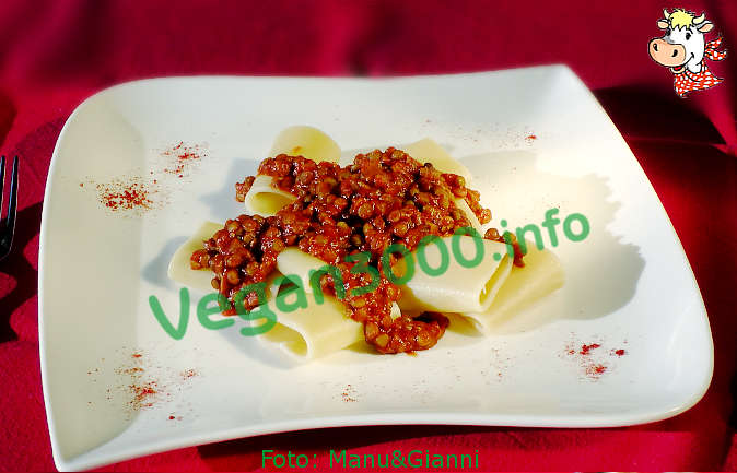 Foto numero 2 della ricetta Paccheri pasta with lentils and tomato sauce