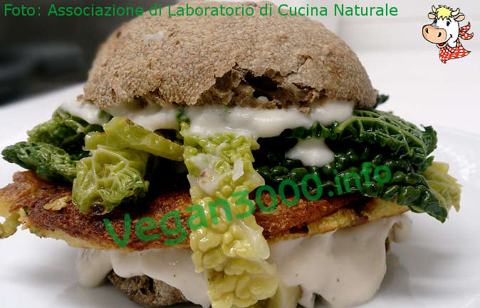 Foto numero 1 della ricetta Burger con frittella di ceci e crema di cannellini