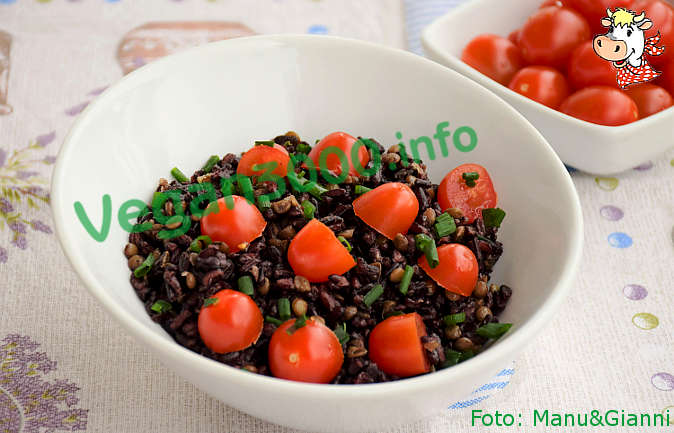 Foto numero 1 della ricetta Venus black rice with lentils and tomatoes