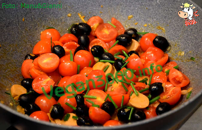 Foto numero 2 della ricetta Spaghetti with vegan sausages and chives