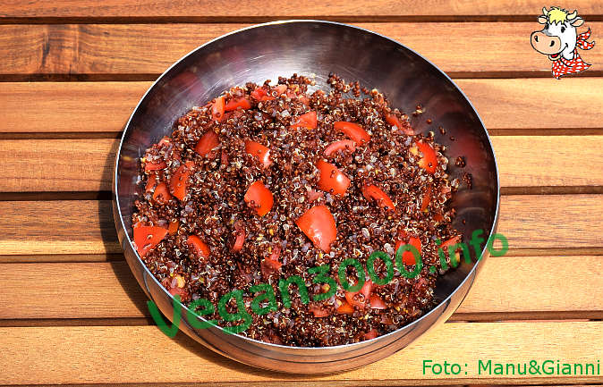 Foto numero 1 della ricetta Quinoa rossa con pomodori Pachino e cipollotto