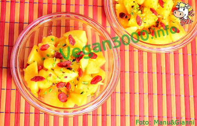 Foto numero 2 della ricetta Diced peaches with goji berries and pistachios