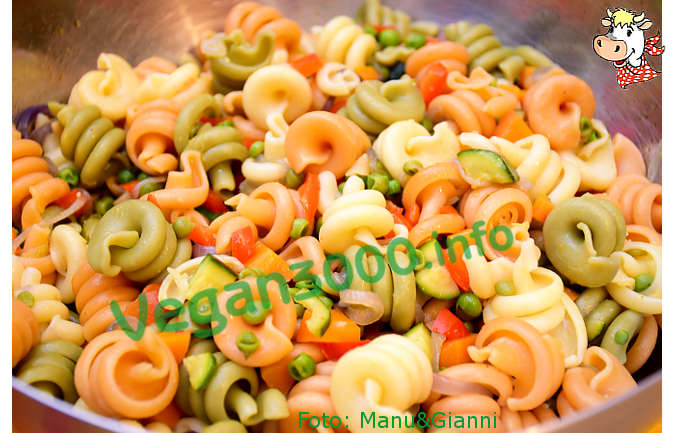 Foto numero 4 della ricetta Pasta salad with vegetables