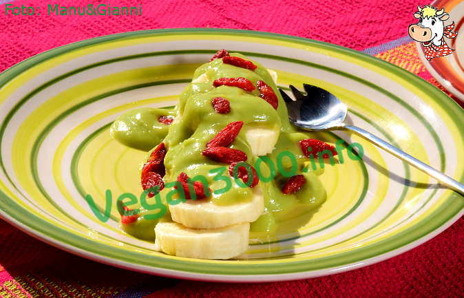 Foto numero 1 della ricetta Dessert with avocado mousse on a bed of bananas