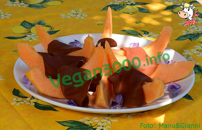 Foto numero 2 della ricetta Melon with sliced vegan ham