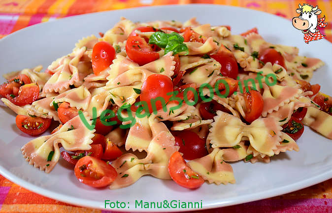 Foto numero 1 della ricetta Pasta fredda alle erbe aromatiche coi pomodorini