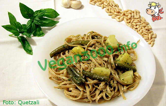 Foto numero 1 della ricetta Pasta al pesto with potatoes and green beans