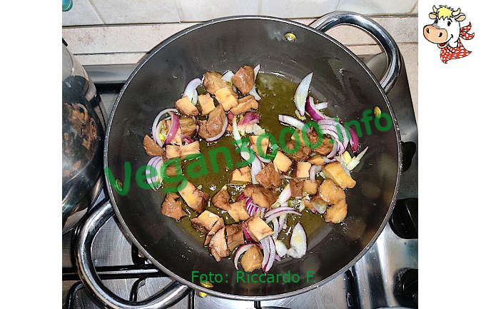 Foto numero 2 della ricetta Spezzatino di seitan al pomodoro