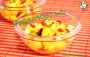 Dadolata di pesche con goji e pistacchi